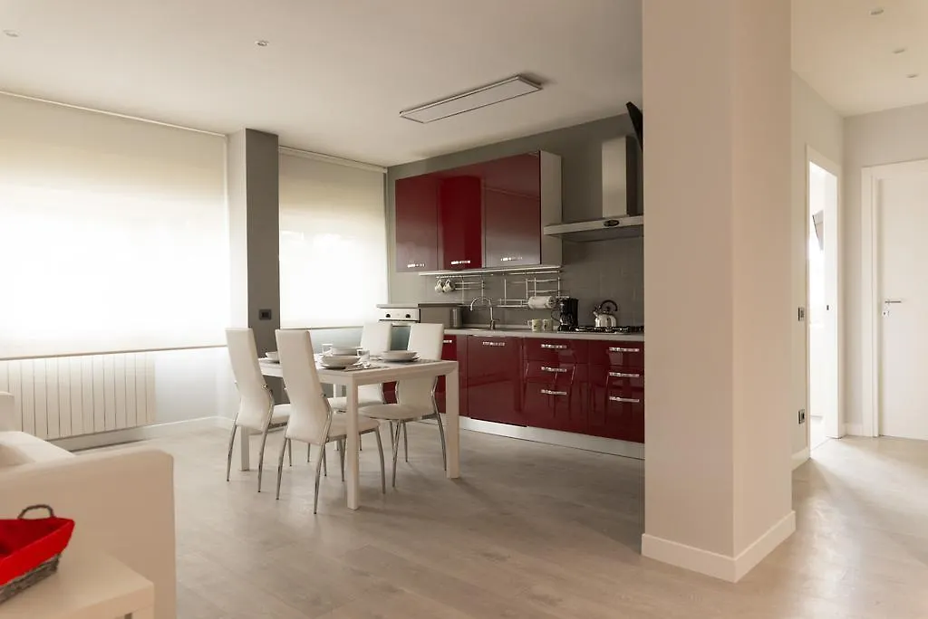 Hotel Romeur House