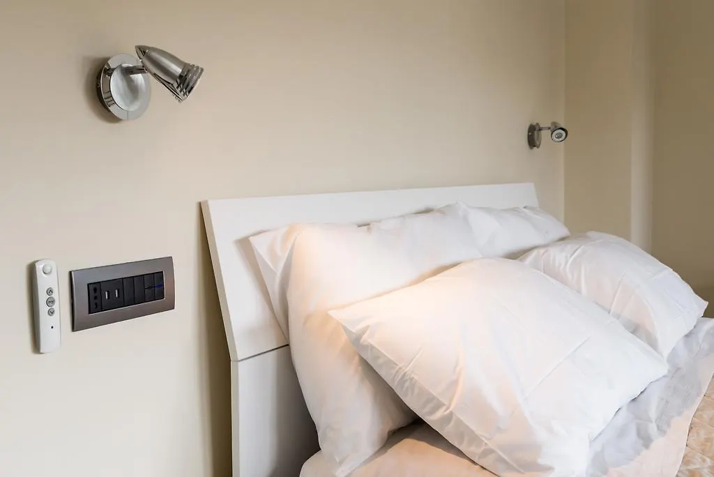 Hotel Romeur House